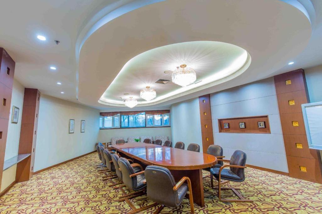 Changchun Garden Hotel Exterior foto